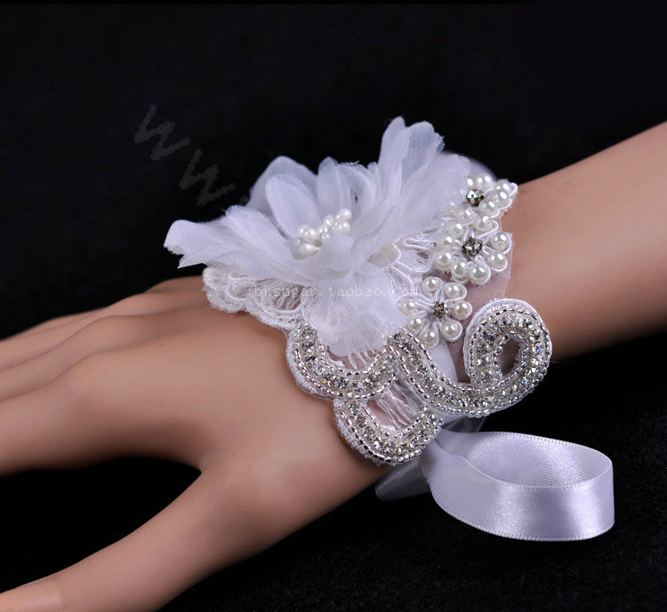 Vintage Romantic Rhinestone Pearl Lace Flower Bridal Wristlet Wedding Dress Perform Bracelet Accessories