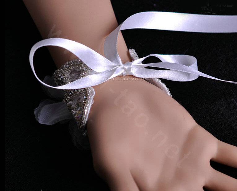 Vintage Romantic Rhinestone Pearl Lace Flower Bridal Wristlet Wedding Dress Perform Bracelet Accessories