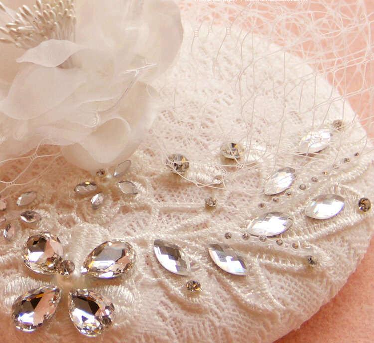 Vintage White Lace Flower Rhinestone Bridal Fascinator Wedding Dinner Party Gauze Hats Face Veils