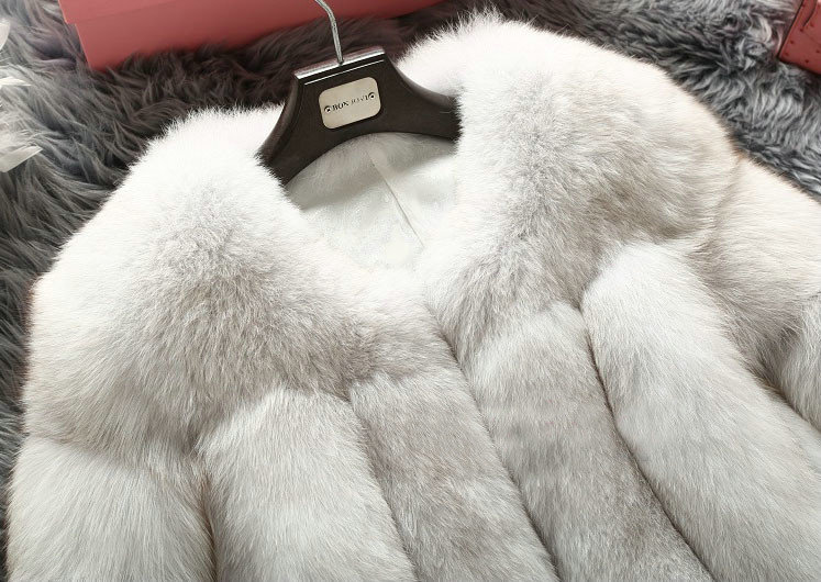 Extre Luxury Genuine Real Whole Fox Fur Coats Fashion Women Short Fur Outerwear - White