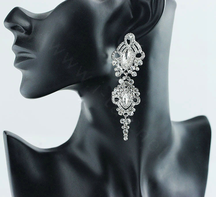 Gorgeous Chandelier Crystal Bridal Earrings White K Plated Long Earrings for Women