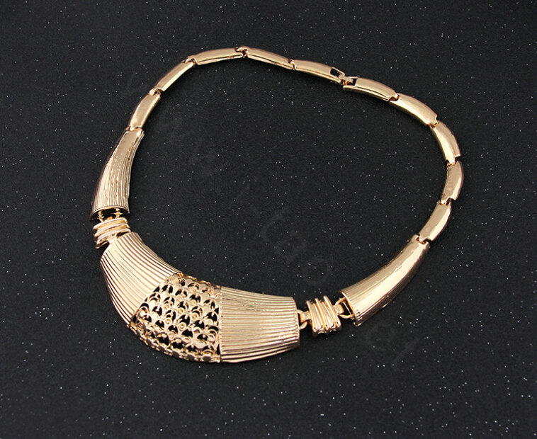Luxury Exaggerated Wedding Party Jewelry Sets Crystal Gold Plated Bridal Necklace Earrings Bracelet Ring 4pcs/set