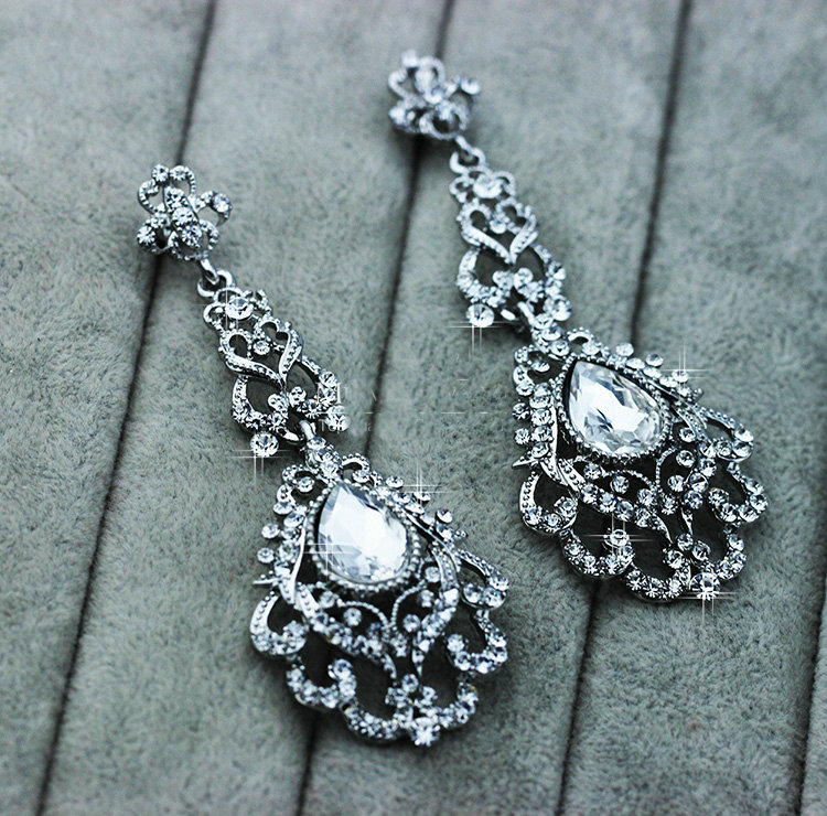 Original Design Chandelier Austrian Crystal Bridal Earrings White K Plated Long Earrings for Women