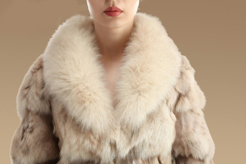 Women Luxury Genuine Fox Fur Coats Fashion Short Jacket Winter Real Nature Fur Outerwear - Beige
