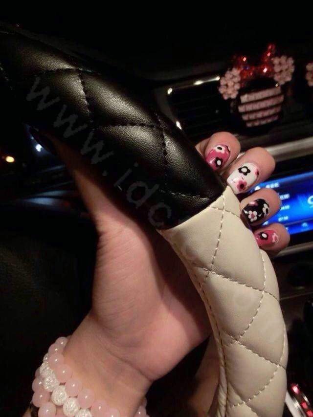 Calssic Rhomb Sheepskin Leather Car Steering Wheel Covers 15 inch 38CM - Black White