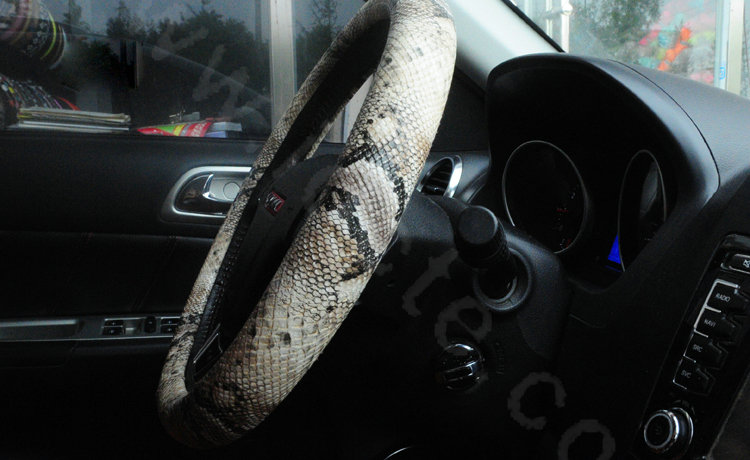 Calssic Snake Grain PU Leather Car Steering Wheel Covers 15 inch 38CM - Gray White
