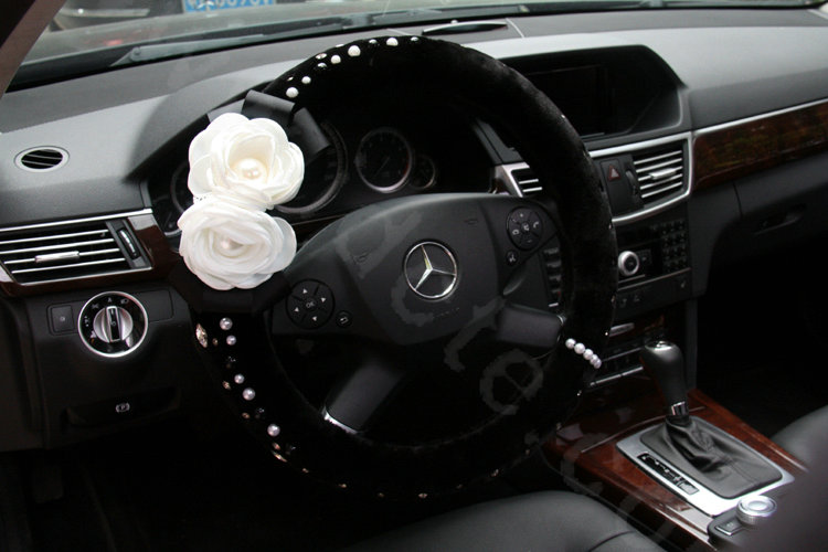 Elegant Crystal Pearls Rose Genuine Wool Auto Steering Wheel Covers 15 inch 38CM - Black