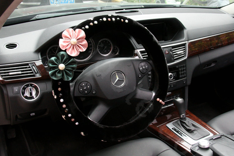Elegant Flower Crystal Beaded Genuine Wool Auto Steering Wheel Covers 14 inch 36CM - Black