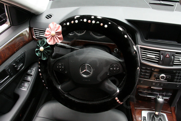 Elegant Flower Crystal Beaded Genuine Wool Auto Steering Wheel Covers 15 inch 38CM - Black
