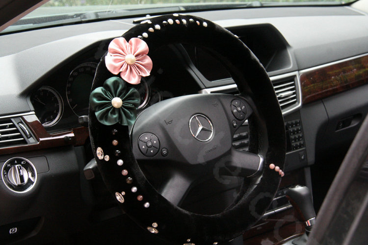 Elegant Flower Crystal Beaded Genuine Wool Auto Steering Wheel Covers 15 inch 38CM - Black