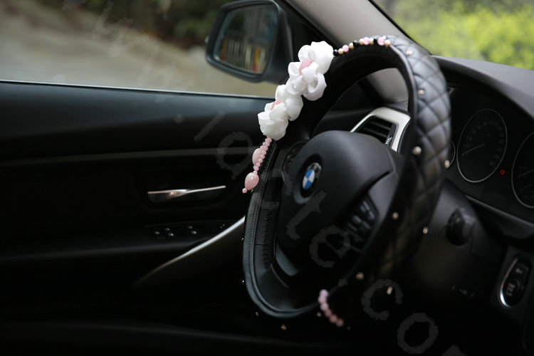 Elegant Flower Powder Crystal Auto Steering Wheel Covers Genuine Sheepskin 15 inch 38CM - Black