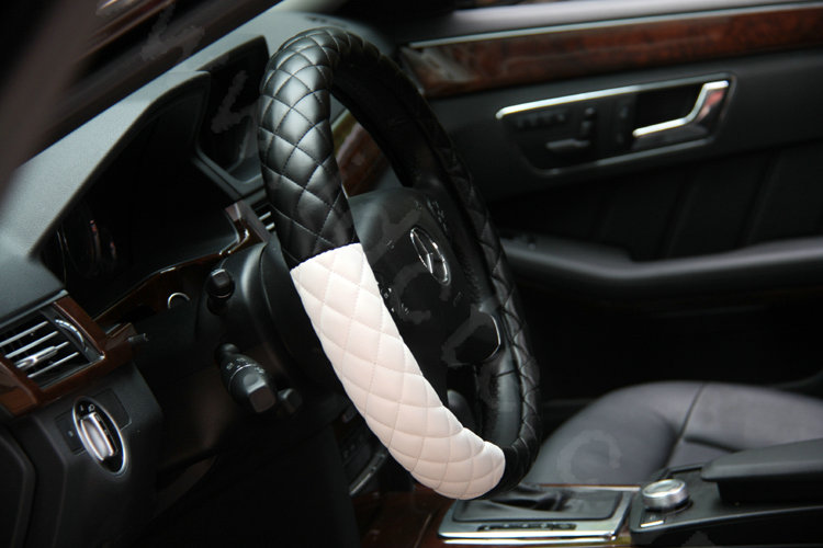 General Diamond Lattice Genuine Leather Grip Steering Wheel Covers 15 inch 38CM - Black White