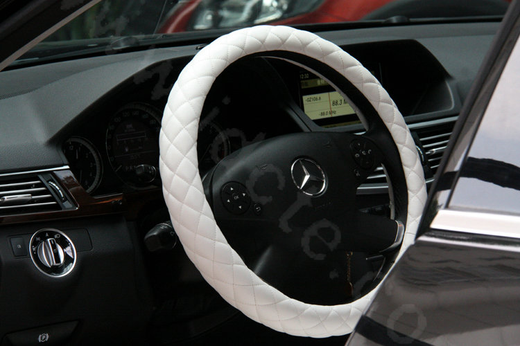 General Genuine Sheepskin Leather Grip Auto Steering Wheel Covers 15 inch 38CM - White