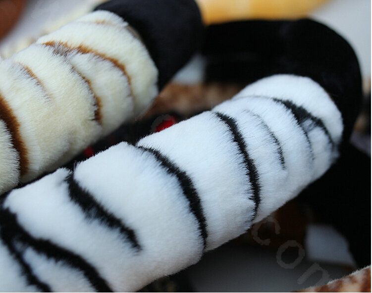 High-grade Zebra Winter Plush Car Steering Wheel Covers 15 inch 38CM - Grey Black