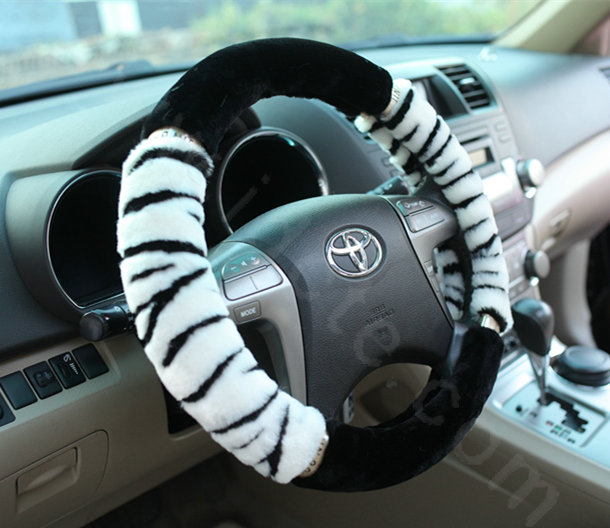 High-grade Zebra Winter Plush Car Steering Wheel Covers 15 inch 38CM - White Black