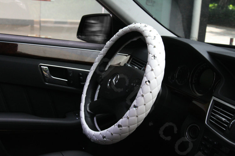 Hot sales Diamond Genuine Leather Grip Auto Steering Wheel Covers 14 inch 36CM - White
