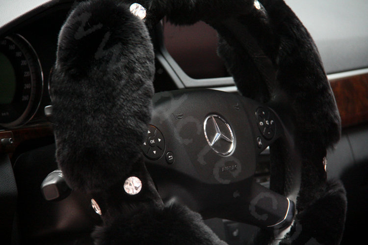 Luxury Diamond Genuine Wool With Rabbit Fur Auto Steering Wheel Covers 15 inch 38CM - Black