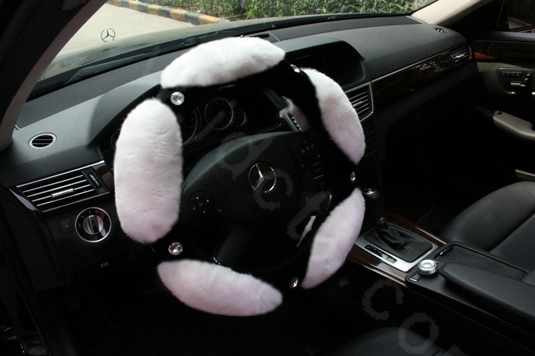 Luxury Diamond Genuine Wool With Rabbit Fur Auto Steering Wheel Covers 15 inch 38CM - White