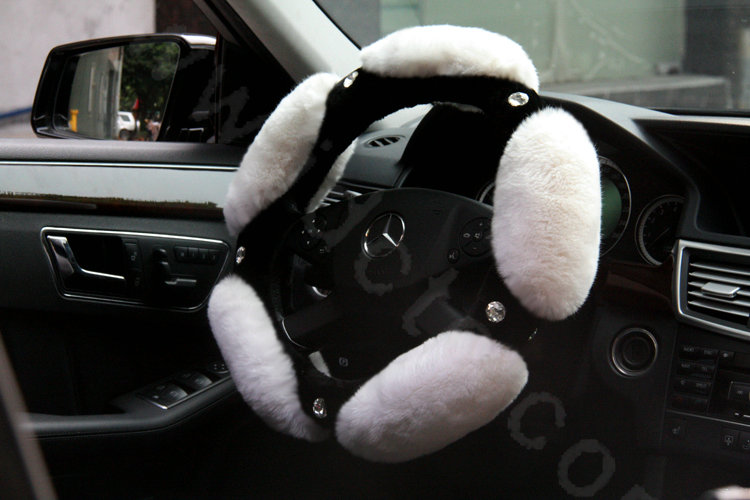 Luxury Diamond Genuine Wool With Rabbit Fur Auto Steering Wheel Covers 15 inch 38CM - White