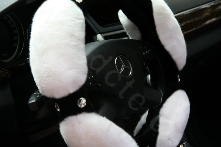 Luxury Diamond Genuine Wool With Rabbit Fur Auto Steering Wheel Covers 15 inch 38CM - White