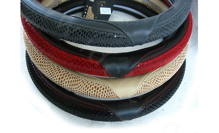 Luxury General Car Steering Wheel Covers Genuine Leather Snake Skin 15 inch 38CM - Red