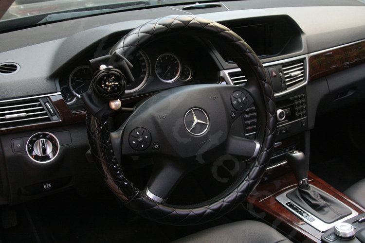 Luxury Pearl Camellia Flower Grip Steering Wheel Covers Genuine Sheepskin 14 inch 36CM - Black