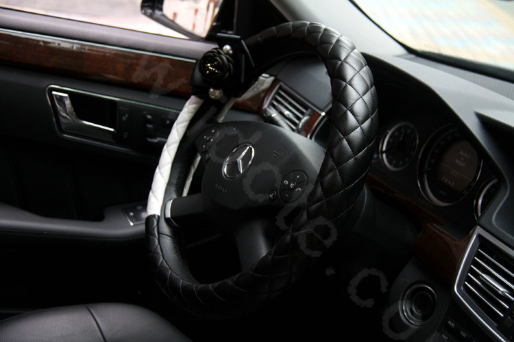 Luxury Pearl Camellia Flower Grip Steering Wheel Covers Genuine Sheepskin 15 inch 38CM - Black White