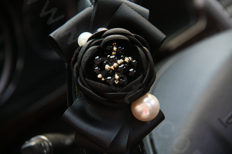 Luxury Pearl Camellia Flower Grip Steering Wheel Covers Genuine Sheepskin 16 inch 40CM - Black