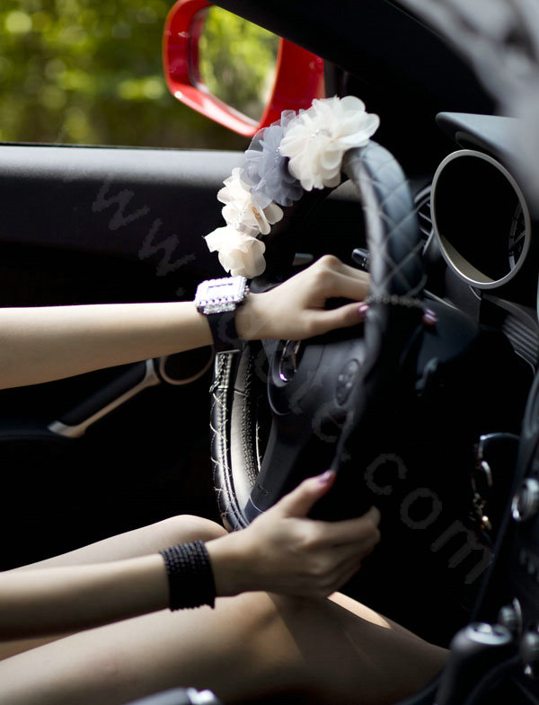 New Crystal Beads Lace Rose Auto Steering Wheel Covers Genuine Sheepskin 15 inch 38CM - Black