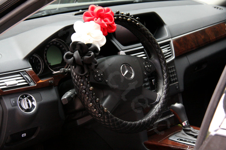New Sexy Crystal Beads Rose Auto Steering Wheel Covers Genuine Sheepskin 14 inch 36CM - Black