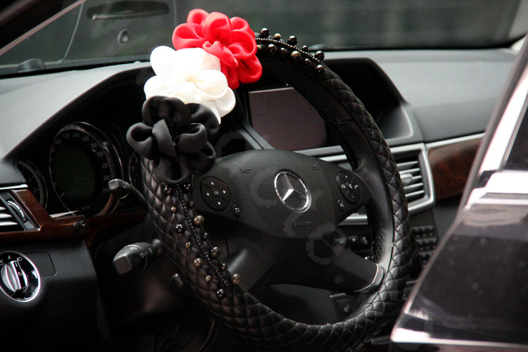 New Sexy Crystal Beads Rose Auto Steering Wheel Covers Genuine Sheepskin 15 inch 38CM - Black