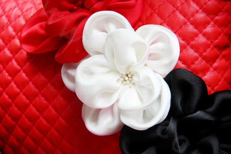 New Sexy Crystal Beads Rose Car Lumbar Pillow Genuine Sheepskin Support Cushion 1pcs - Red