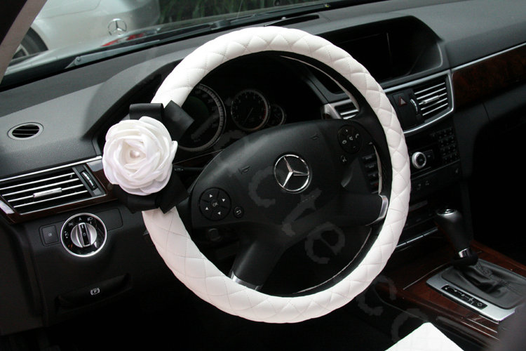 Newest Luxury Pearl Flower Car Steering Wheel Covers Genuine Sheepskin 14 inch 36CM - White