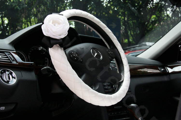 Newest Luxury Pearl Flower Car Steering Wheel Covers Genuine Sheepskin 14 inch 36CM - White
