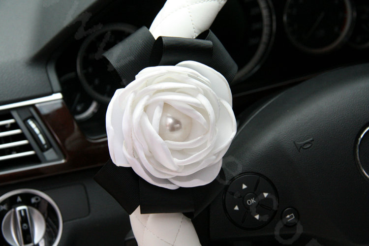 Newest Luxury Pearl Flower Car Steering Wheel Covers Genuine Sheepskin 15 inch 38CM - White