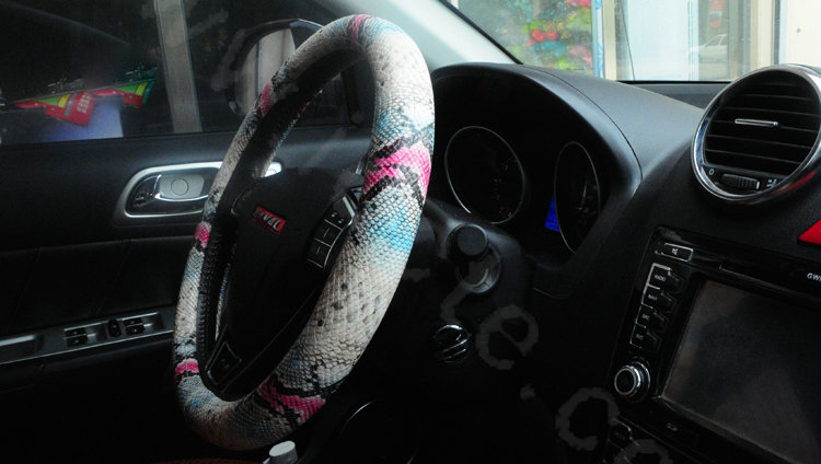 Personality Pattern Snake Print PU Leather Car Steering Wheel Covers 15 inch 38CM - White Pink