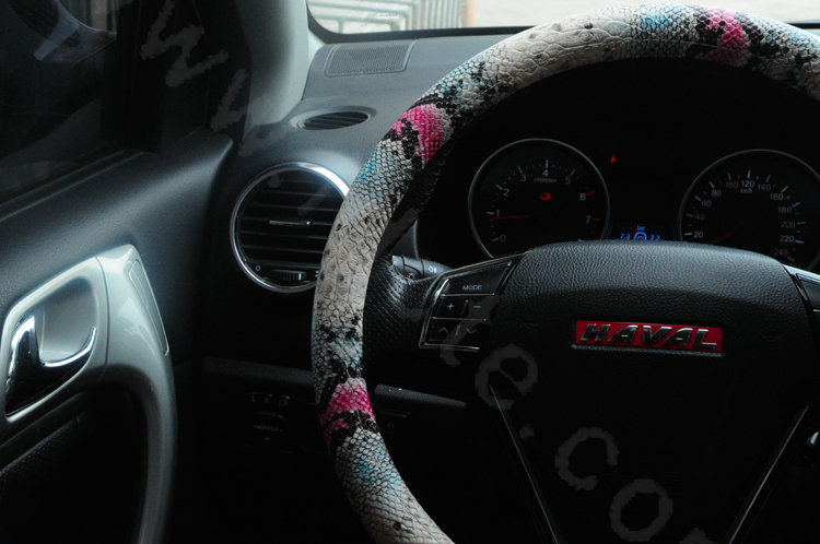 Personality Pattern Snake Print PU Leather Car Steering Wheel Covers 15 inch 38CM - White Pink