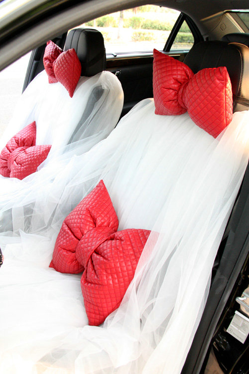 Princess Bowknot Genuine Sheepskin Car Neck Safety Pillow Diamond Auto Headrest 1pcs - Red