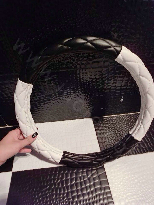 Retail and Wholesale Sheepskin Leather Car Steering Wheel Covers 15 inch 38CM - Black White