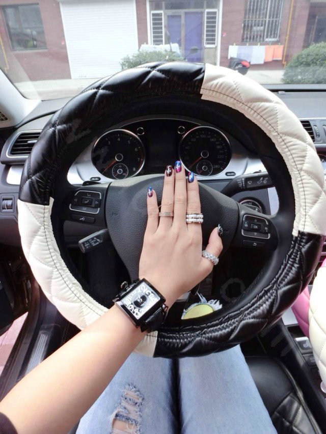 Retail and Wholesale Sheepskin Leather Car Steering Wheel Covers 15 inch 38CM - Black White