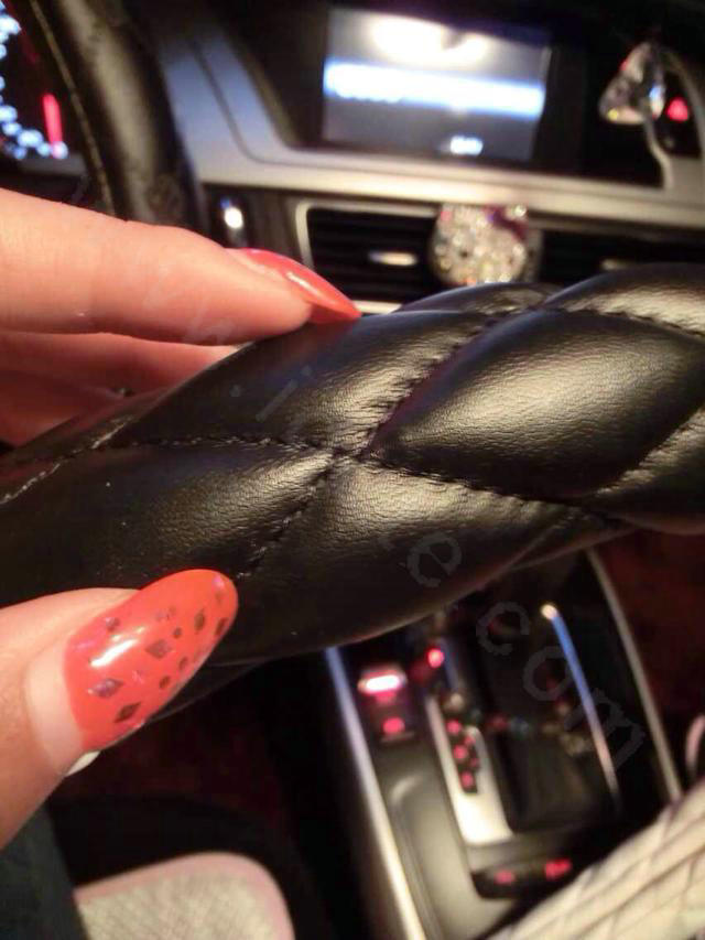 Retail and Wholesale Sheepskin Leather Car Steering Wheel Covers 15 inch 38CM - Black White