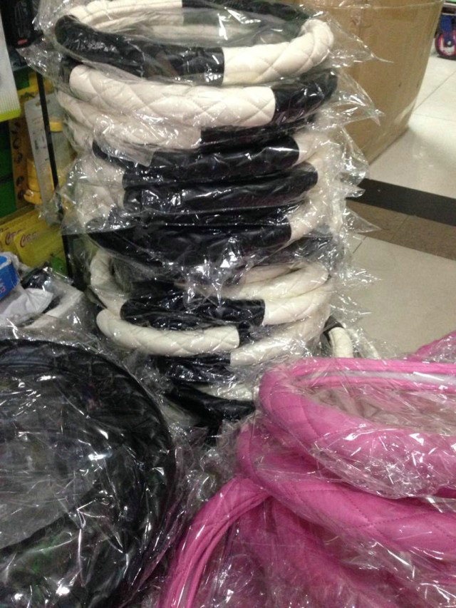 Retail and Wholesale Sheepskin Leather Car Steering Wheel Covers 15 inch 38CM - Black White