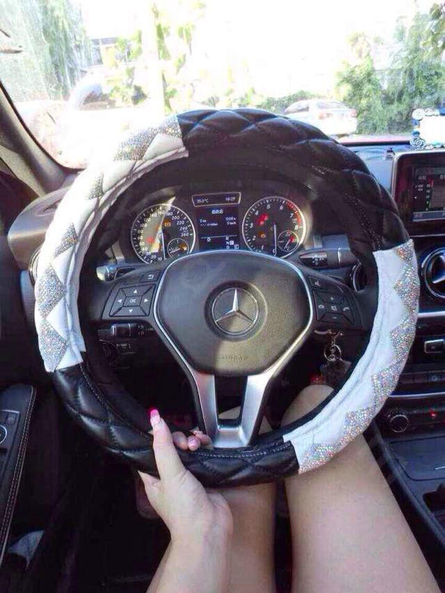 Top Luxury Women Car Steering Wheel Covers Crystal PU leather 15 inch 38CM - Black White