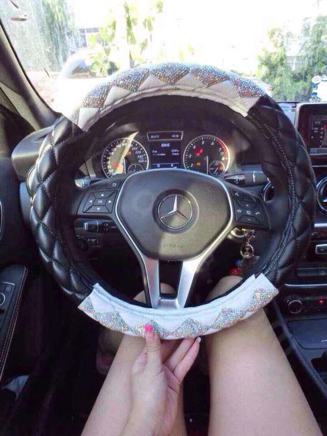 Top Luxury Women Car Steering Wheel Covers Crystal PU leather 15 inch 38CM - Black White