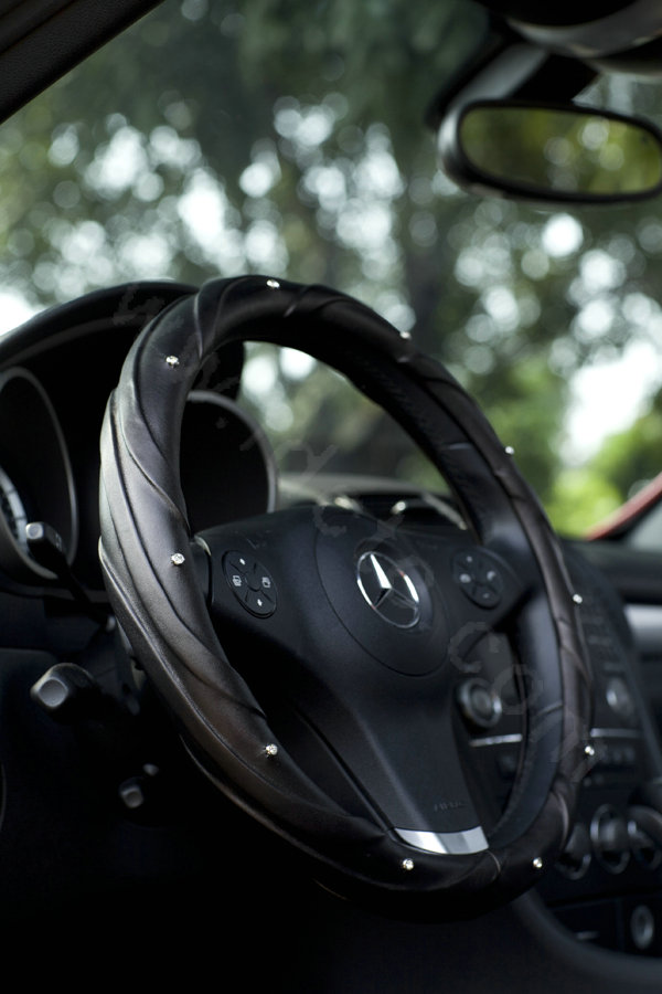 Top grade Diamond Grip Auto Steering Wheel Covers Genuine Cowhide 14 inch 36CM - Black