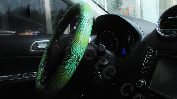 Women Calssic Snake Print PU Leather Car Steering Wheel Covers 15 inch 38CM - Green