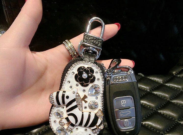 Luxurious Universal Crystal Genuine Leather Auto Key Bags Key Chain - Black