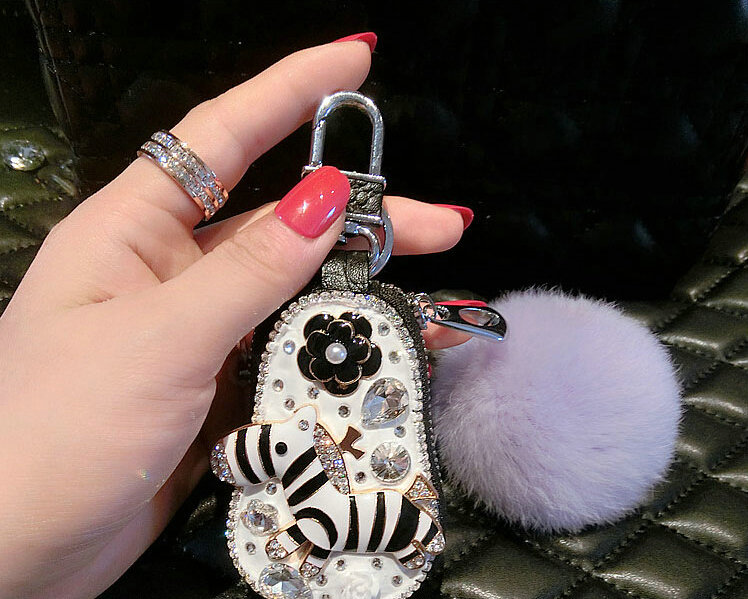 Luxurious Universal Crystal Genuine Leather Auto Key Bags Purple Fur Ball Key Chain - Black