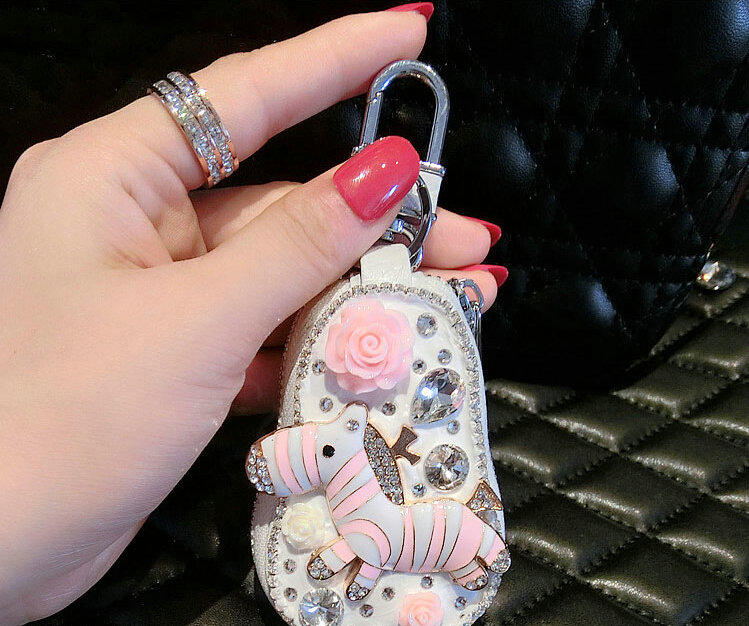 Luxurious Universal Crystal Genuine Leather Auto Key Bags Purple Fur Ball Key Chain - White