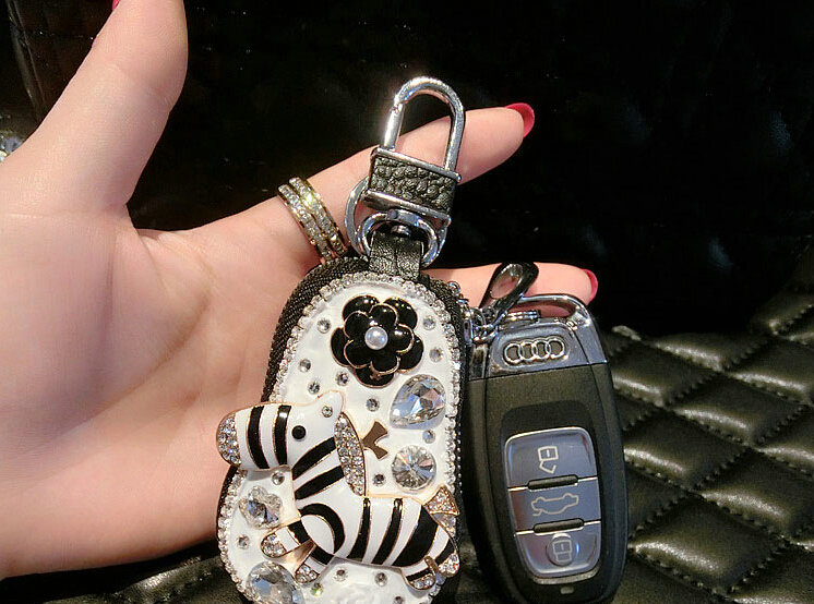 Luxurious Universal Crystal Genuine Leather Auto Key Bags Red Fur Ball Key Chain - Black